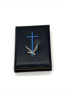 1976 BLESSED TRINITY MISSAL, REV. ROBERT E. SOUTHARD POCKET SIZE CHILDREN - Picture 1 of 9
