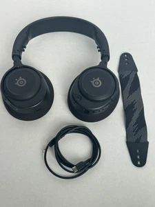 SteelSeries Arctis Nova 3 Multi-Platform Gaming Headset - Signature Arctis - Picture 1 of 2