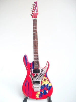Guitare miniature Ibanez JS20th anniversary surfing with the alien Joe Satriani