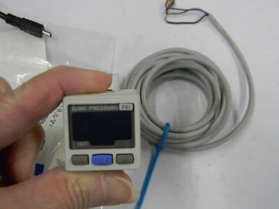 SMC ISE30-T1-65 Digital Pressure Switch 12-24 Vdc   R5 - Image 1 of 4
