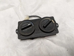 1989 BMW 635CSi (E24) Rear HVAC system controls - Picture 1 of 3