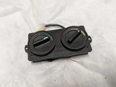 1989 BMW 635CSi (E24) Rear HVAC system controls - Image 1 of 3