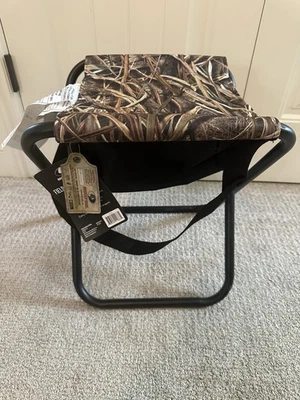 Mossy Oak Folding Field Hunting Stool with Storage Bag Shadow Grass Blades Camo - Image 1 of 3