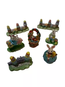 Pequeñas mini estatuillas pequeñas de Pascua decoración vacaciones miniatura - Imagen 1 de 12