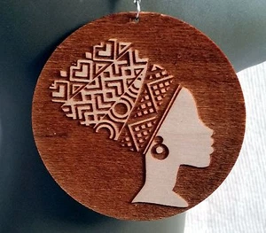 Pendientes Lagre madera natural grabados mujer africana headwrap silueta  - Imagen 1 de 2