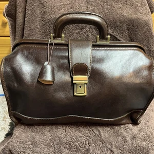 Time Resistance Herren Cognac Leder Reisetasche Antik Messing mit Schlüssel & Riemen - Bild 1 von 12