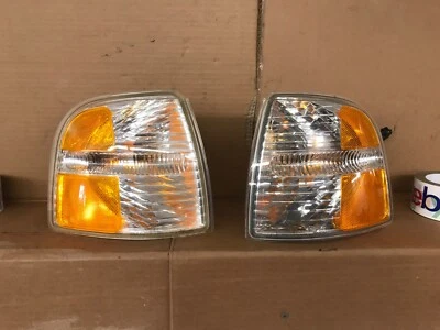 02 03 04 05 Juego de luces de señalización laterales izquierda y derecha OEM Ford Explorer Foto 1 de 2