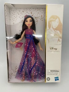 Hasbro Disney Style Serie Mulan 11 Zoll Modepuppe im modernen Kleid - Bild 1 von 6