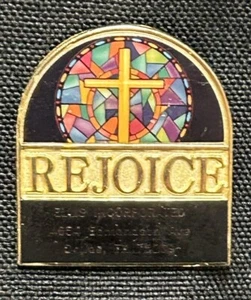 Alfiler de solapa retrovisor religioso esmalte Rejoice Ellis Inc vintage - Imagen 1 de 3