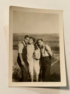 Foto De Colección Hermosas Niñas Hermosos Hombres Pareja Hill Overlook Town - Imagen 1 de 3