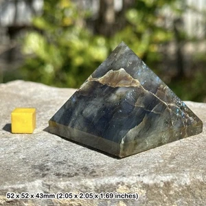 Große Labradoritpyramide für Transformation und Schutz - Bild 1 von 1