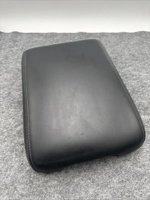 2013-2019 Nissan Pathfinder Center Console Leather Armrest Lid Storage OEM - Image 1 of 4