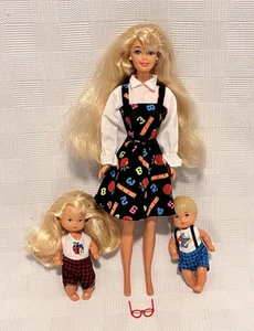 Barbie maestra Mattel vintage con muñecas rubias de niño y niña 1995 - Imagen 1 de 8