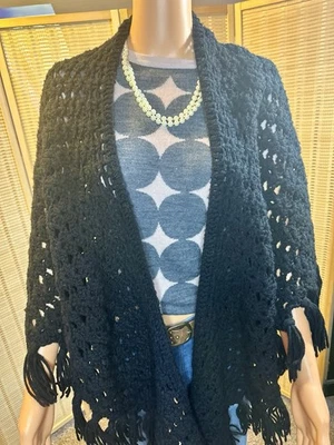 Mantón boho vintage hecho a mano ganchillo negro envolvente abuela kimono flecos talla única Foto 1 de 4