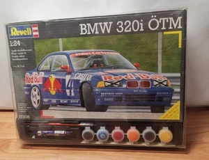 REVELL BMW 320I OTM RED BULL KIT MODELLINO PLASTICA 1:24 PLASTIC MODEL 07208 - Foto 1 di 16