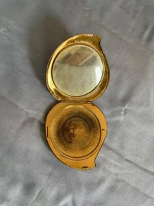 Vintage Gold Plated, Embossed Design Elgin American Makeup Compact Mirror 1940s - Bild 1 von 3