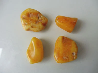 Butterscotch   ,  4 schöne Bernsteine  ,  Natursteine - Bild 1 von 4