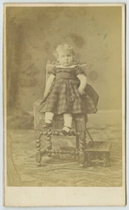 CDV 1860-70. Valérie Lagarde, fille aînée d'Isabelle Lagarde née Barbou. - Picture 1 of 2