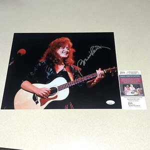 BONNIE RAITT signed autographed 11X14 PHOTO COUNTRY SINGER RNR HOF JSA COA - Picture 1 of 1