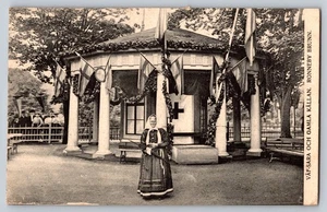 Postkarte Ronneby Brunn Schweden 1903 - Volkstracht & Pavillon - Versand nach CT mit 5 - Bild 1 von 2