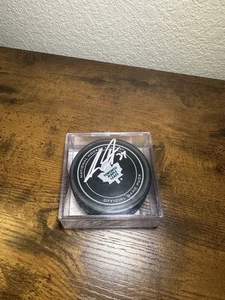 Auston Mathews Autographed Puck (Encased And Sealed) Maple Leafs - Picture 1 of 2