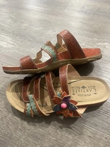 L'Artiste by Spring Step Sandals Size 7 EU 37 Artsy Flip Flops Hand Painted NWOT - Picture 1 of 5