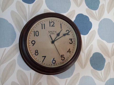 SMITHS SECTRIC VINTAGE BAKELITE WALL CLOCK Battery conversion Cover