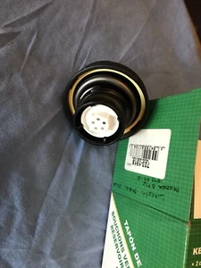 Locking Fuel Cap NAPA #703-1918 For 2007-09 Lincoln MKZ , Mazda 3, 6 2009-13 - Picture 1 of 2