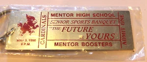 MENTOR HIGH SCHOOL SENIOR SPORTS BANQUET MAY 3,1990 KEYCHAIN - Picture 1 of 4