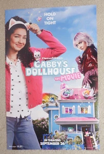 Gabby's Dollhouse Il Film Mini Locandina Film 17" x 11" Gloria Estefan - Foto 1 di 1