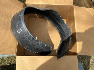 International Truck Front Fender Extension/Molding 1518449C2 Right Front - Image 1 of 3