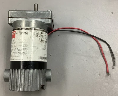Dayton 1LPW3A Gearmotor  1/30HP 29RPM 90VDC 100:1 Ratio  (B656) - Image 1 of 4