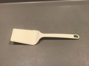 Vintage Pyrex Accessories White Mini Spatula Flipper Turner 8.25” - Picture 1 of 4