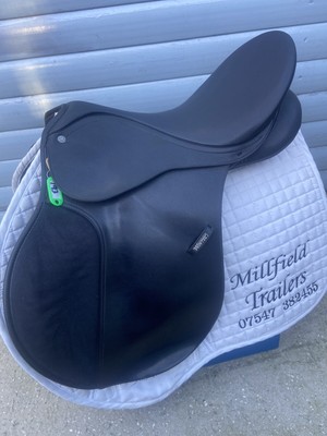 16.5 Black Wintec Saddle With Cair  Adjustabl...