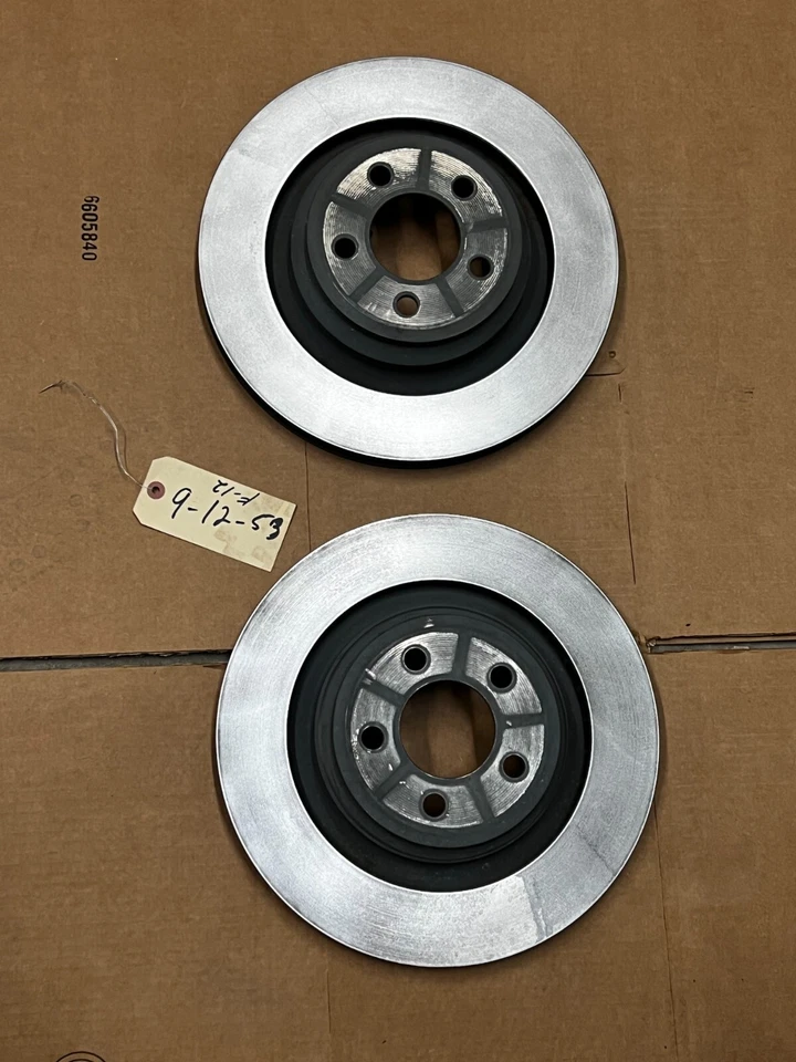 Комплект оригинальных заводских задних тормозных дисков 2014 - 2023 Challenger / Charger от оригинального производителя - Изображение 1 из 3