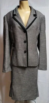 Le Suit Herringbone Tweed Dos Piezas Chaqueta Falda Traje Conjunto Talla 14 Gris Negro  Foto 1 de 4