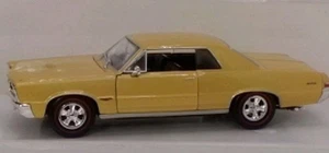 Welly 1965 Pontiac GTO Gold 1/24 Scale Pre-owned Spot On Hood See Pic's FreeShip - Picture 1 of 14
