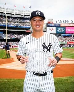 Foto de béisbol Anthony Volpe 2024 Heart & Hustle Award New York Yankees 8x10 MLB - Imagen 1 de 1