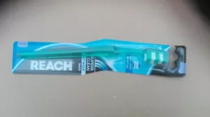TOOTHBRUSH REACH BETWEEN,GREEN MEDIUM,SOFT,FIRM,PICK YOUR BRISTLE TYPE - Picture 1 of 12
