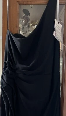 Vestido de noche Jordan’s Fashions Couture Collection negro con hombros descubiertos, talla 12, Foto 1 de 4