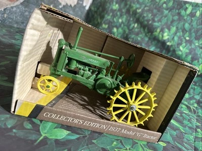 John Deere Collectors Edition 1937 Model “G” Tractor - Image 1 of 4