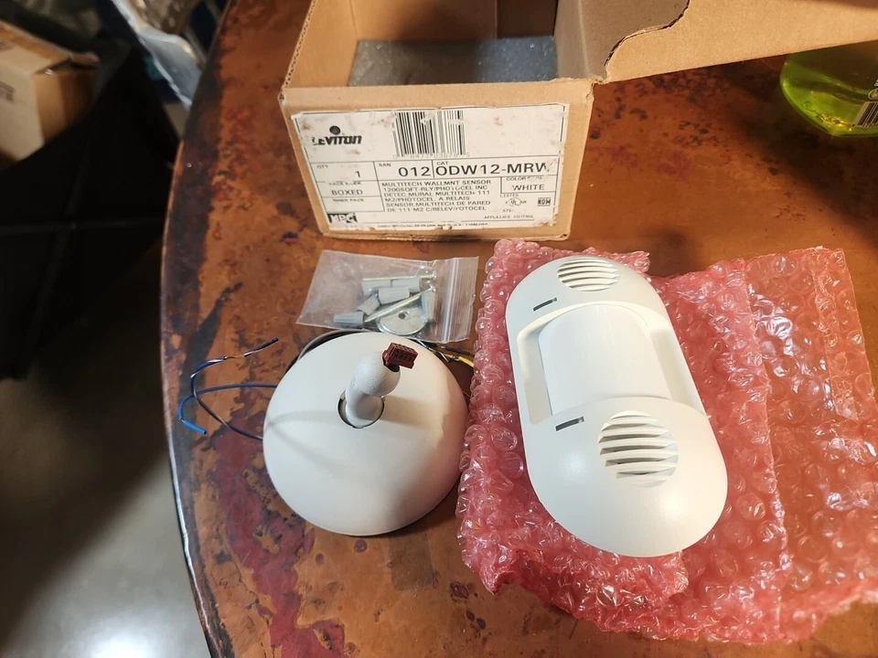  Sensor de movimiento de ocupación Leviton ODW12-MRW  Foto 1 de 4