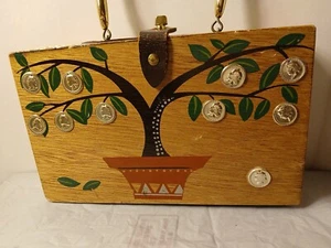 Cartera de madera Money Tree 1960 vintage con asa y cierre de correa de cuero - Imagen 1 de 24