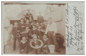 XX1424/ Mannschaft S.M.S. Lothringen Foto AK 1909 Marine Kriegsschiff  - Picture 1 of 2