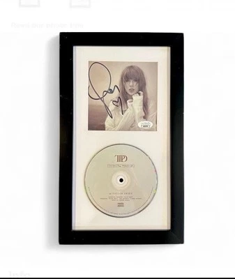 Marco de CD firmado por Taylor Swift Tortured Poets Department más barato con corazón certificado de autenticidad JSA Foto 1 de 4