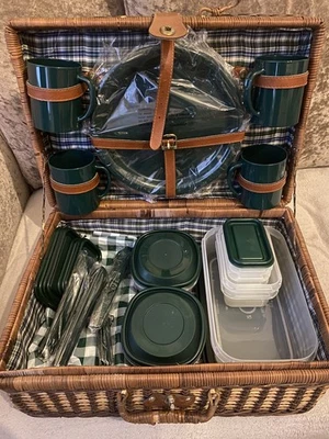 Picnic Hamper Basket Picnic Set Wicker Plastic Plates, Cups, Cutlery, Containers - Image 1 of 4