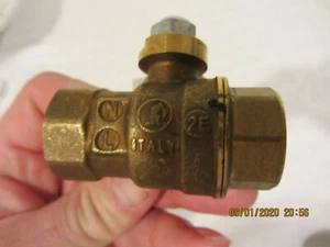 Everbilt 1/2 in. Lead Free Brass Threaded FPT x FPT Ball Valve - Picture 1 of 6