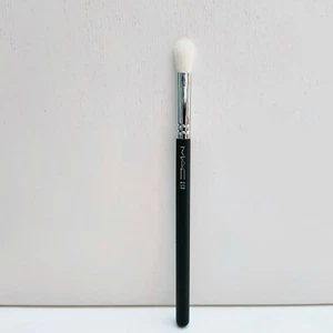 MAC 217 Blending Brush, Full Size, Brand New!  - Imagen 1 de 5