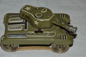 JOUET MILITAIRE-CHAR EN TÔLE LITHOGRAPHIEE-MECHANICAL TOY GAMA BATTLE TANK 1950 - Imagen 1 de 8