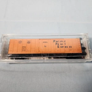 Micro-Trains 51' 3 3/4" Rib Side Mechanical Reefer 70010 Model Train Car - Picture 1 of 6